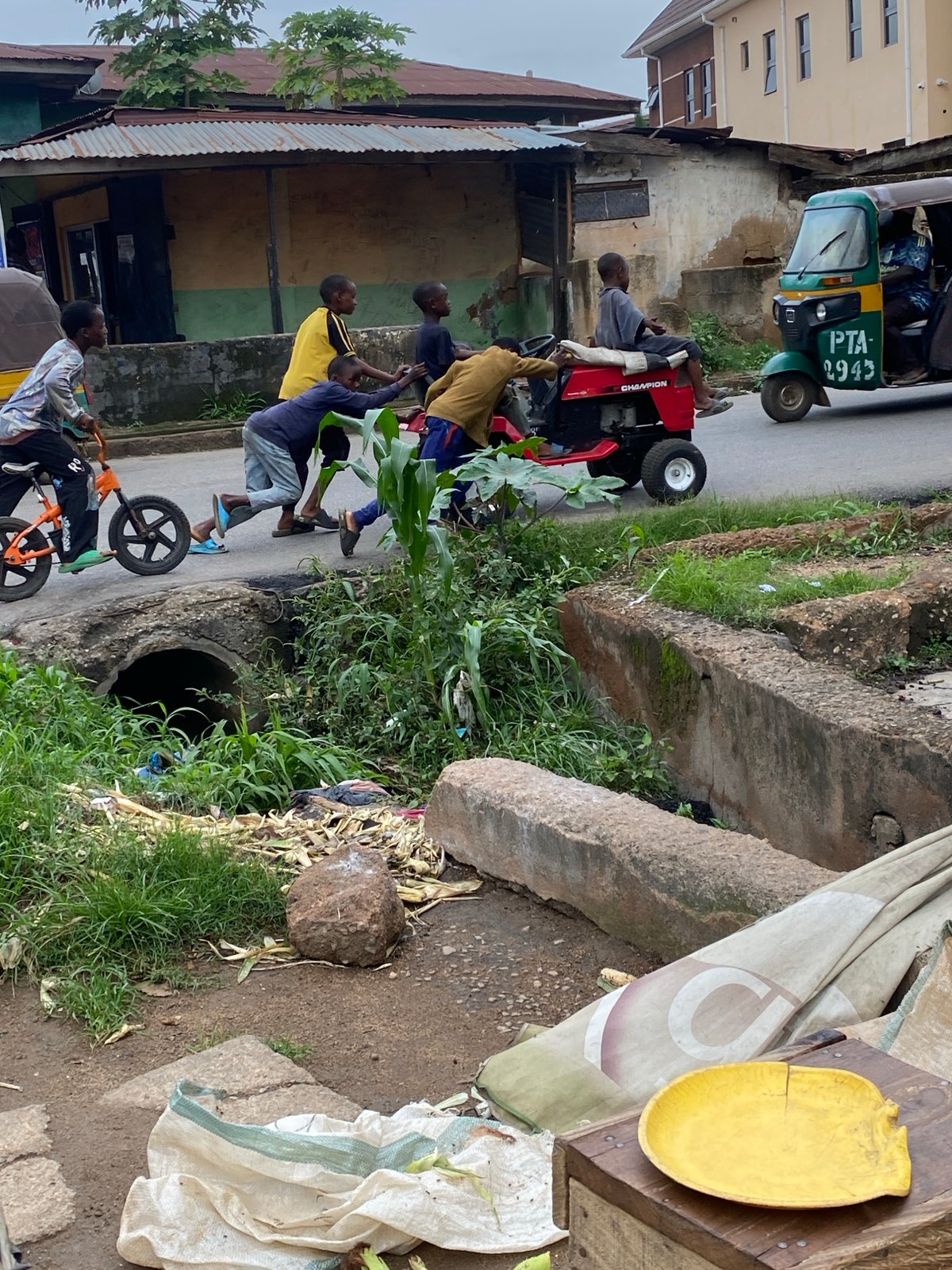 Afternoon street life in Jos, Nigeria