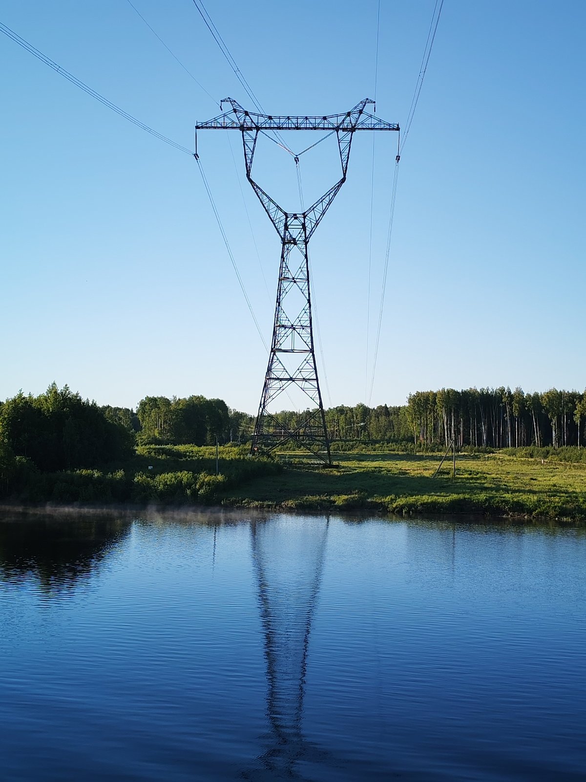 Transmission tower documented in Gari, Russia