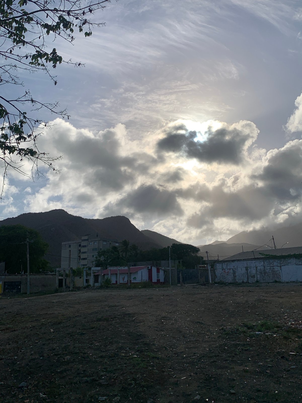 Evening stroll through El Valle del Espíritu Santo neighborhood