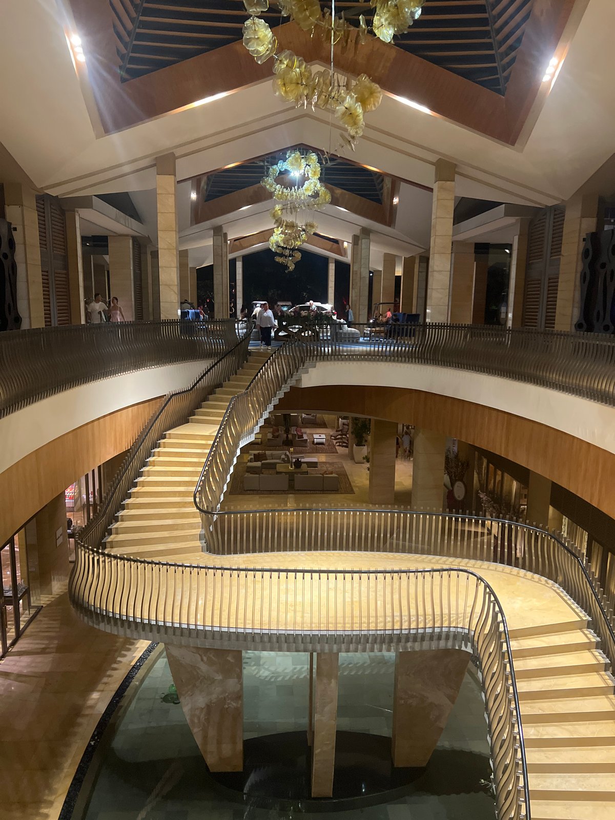 Tourist documents upscale resort interior and grounds in Kuta Selatan