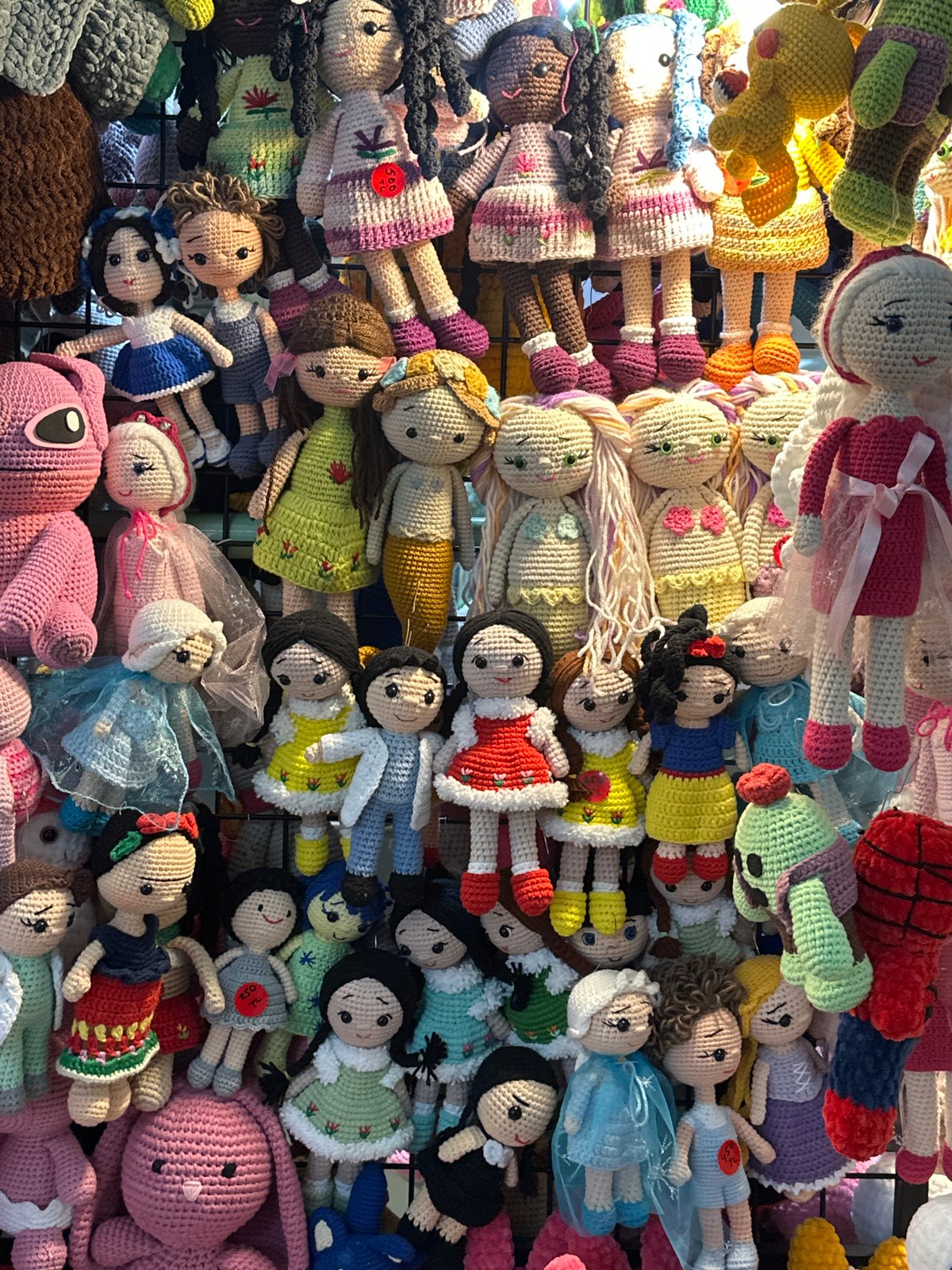 Shopping mall carousel and handmade dolls observed in Esenyurt