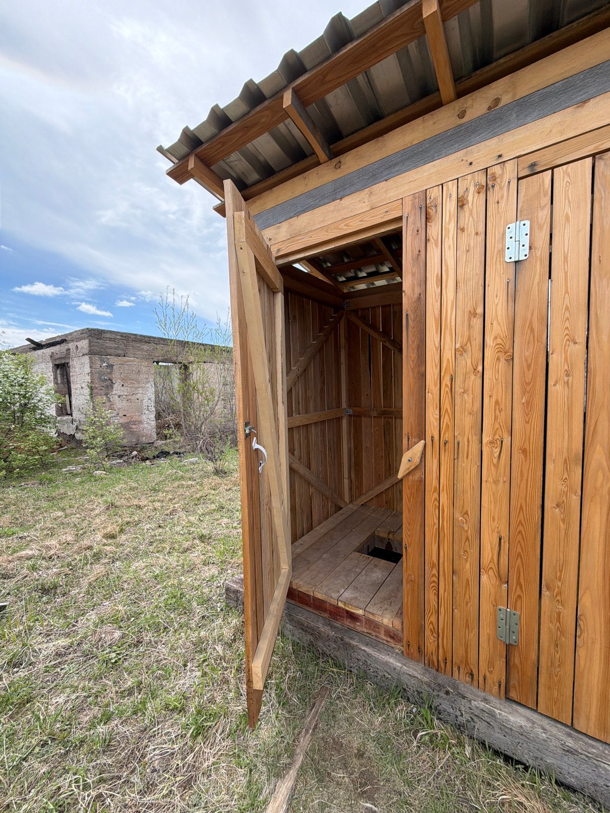 Witness documents rural infrastructure in Теплоозёрск, Russia