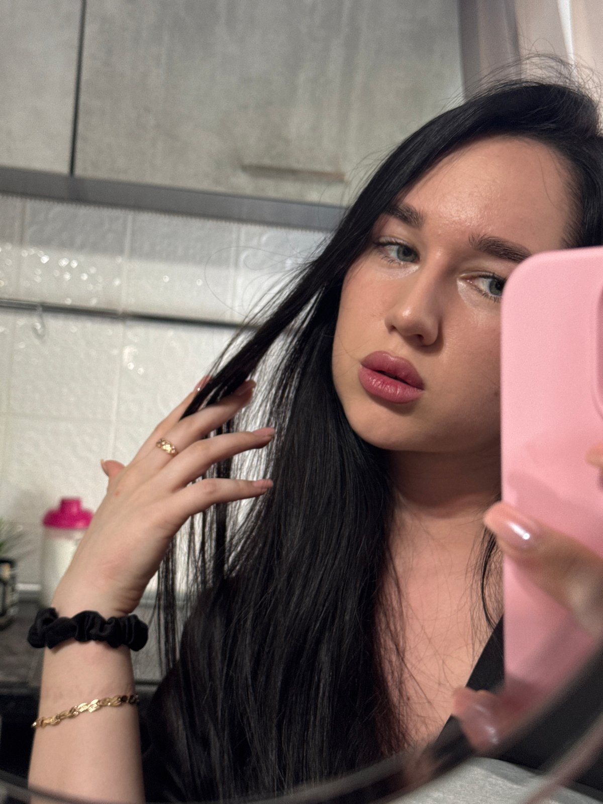 Morning routine selfies and makeup session in Novosibirsk