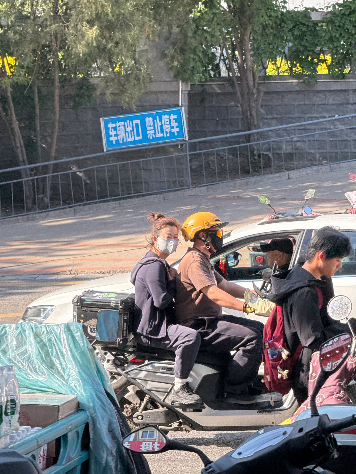Morning street life documented across Zhongtun, China neighborhoods