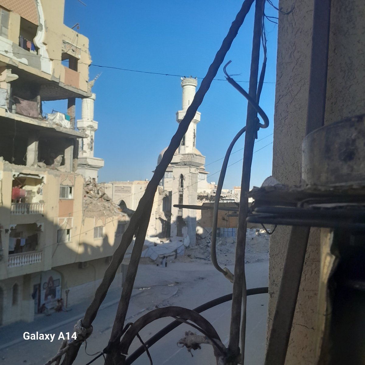 Khan Yunis scenes show destruction, daily life amid damaged buildings