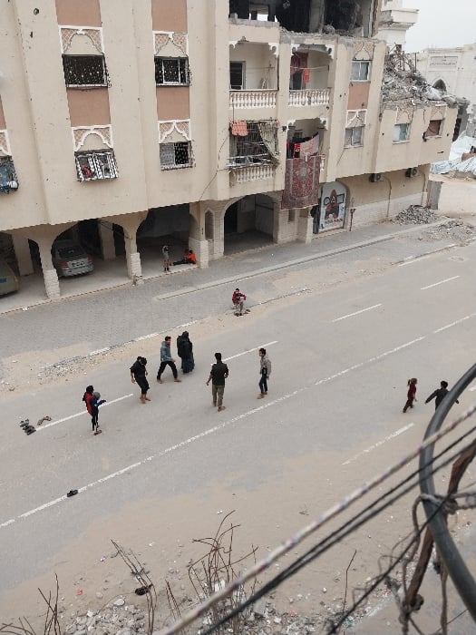 Witnesses document extensive destruction, civilian movement in Khan Yunis