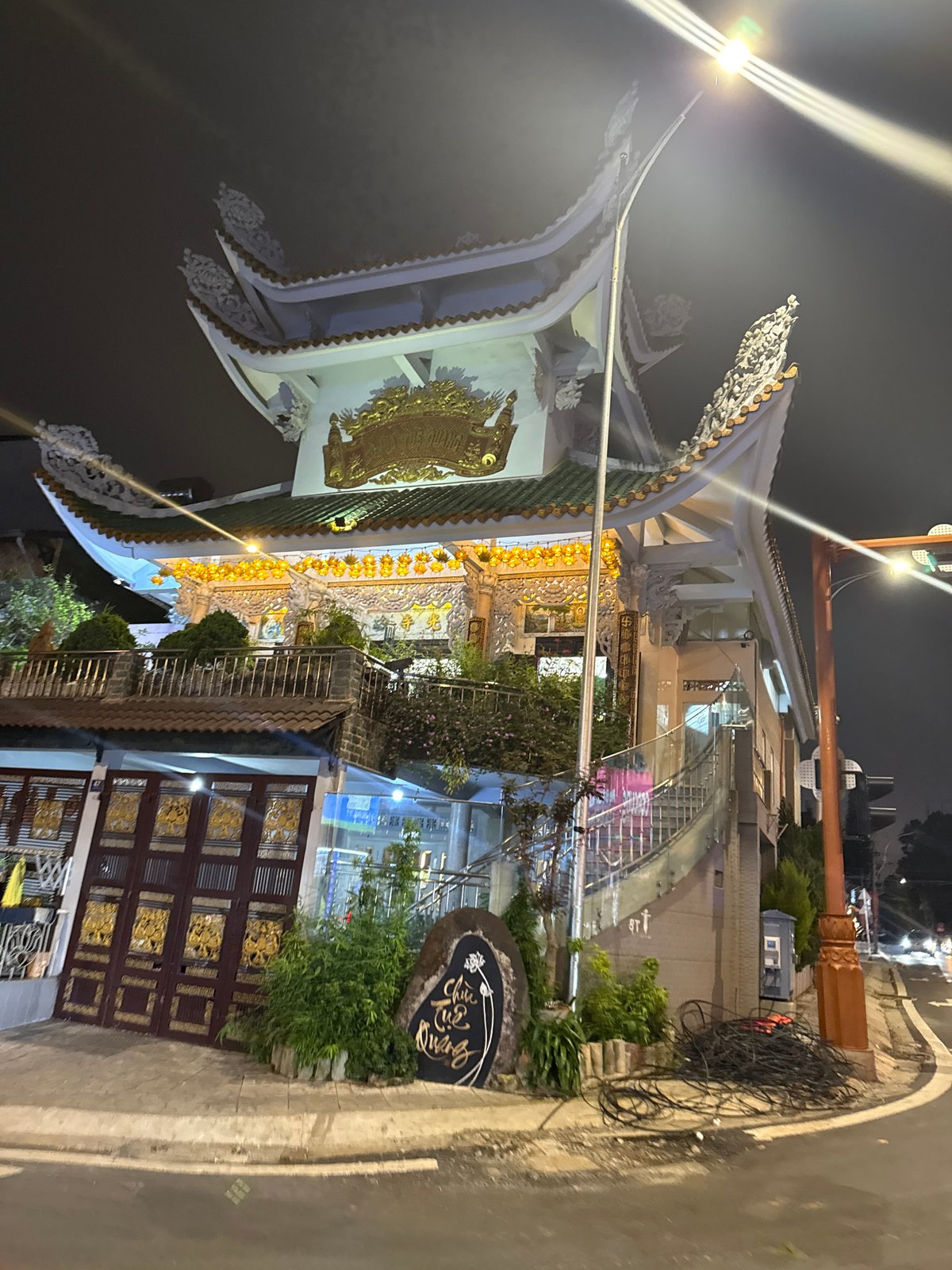 Night scenes captured in bustling Cam Ly district, Đà Lạt