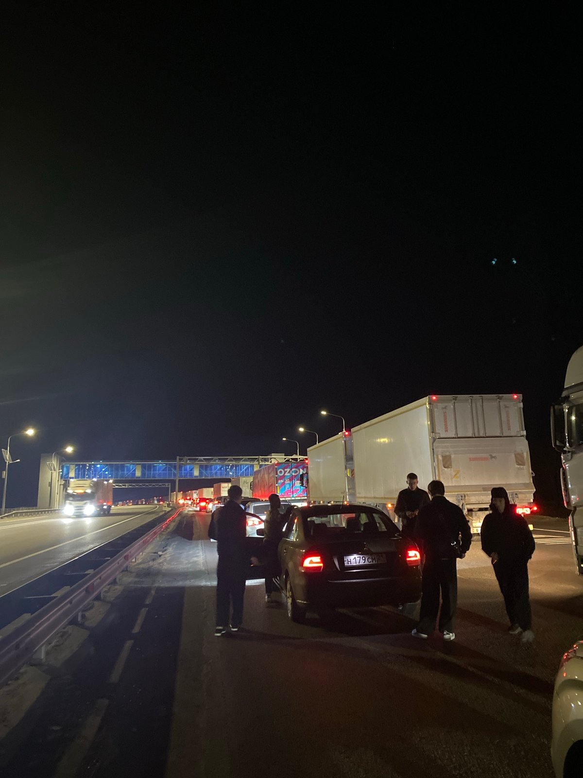 Traffic jam causes delays on Iksuar highway