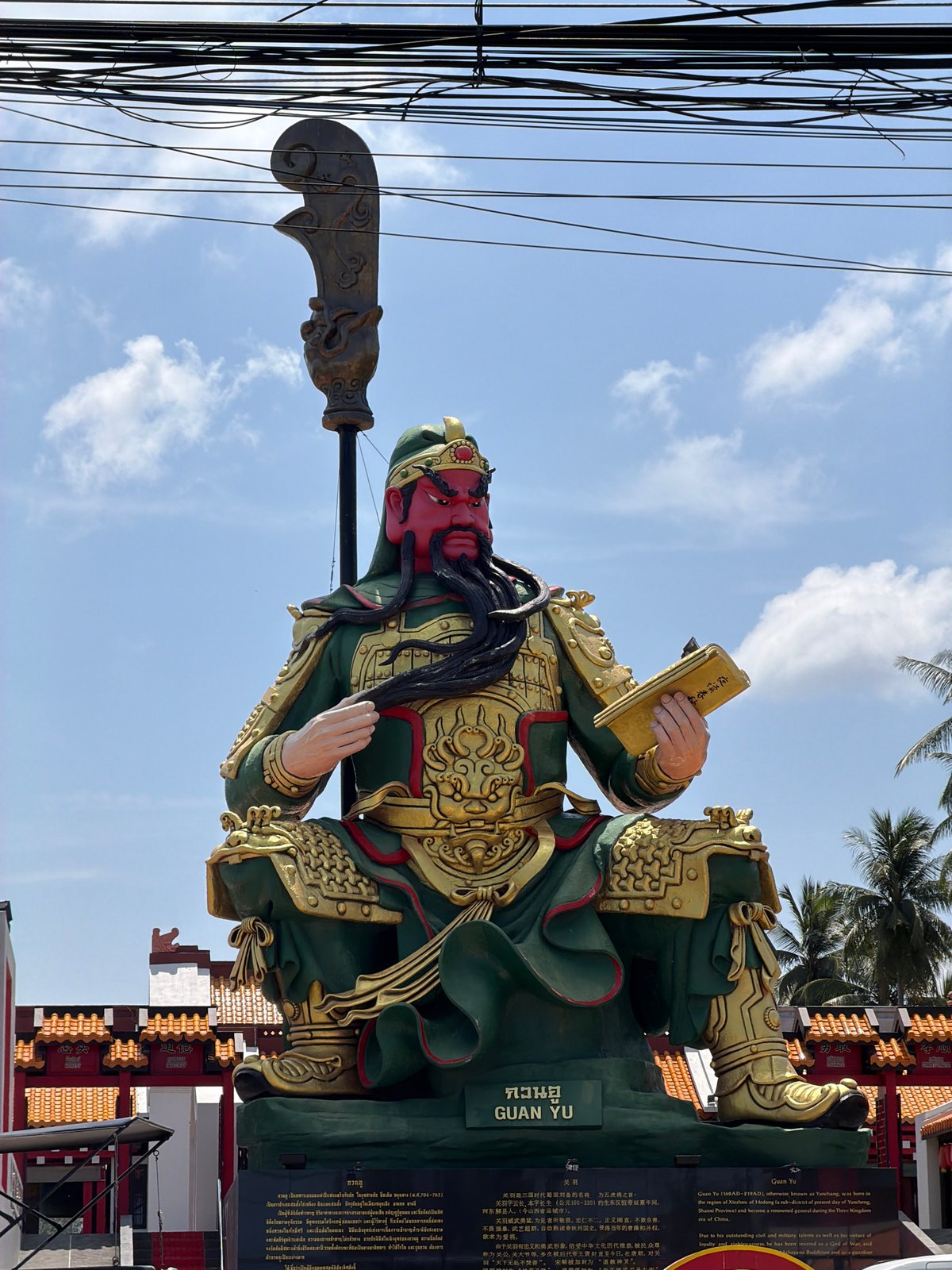 Scooters, a Guan Yu statue, and beach vibes in Ko Samui