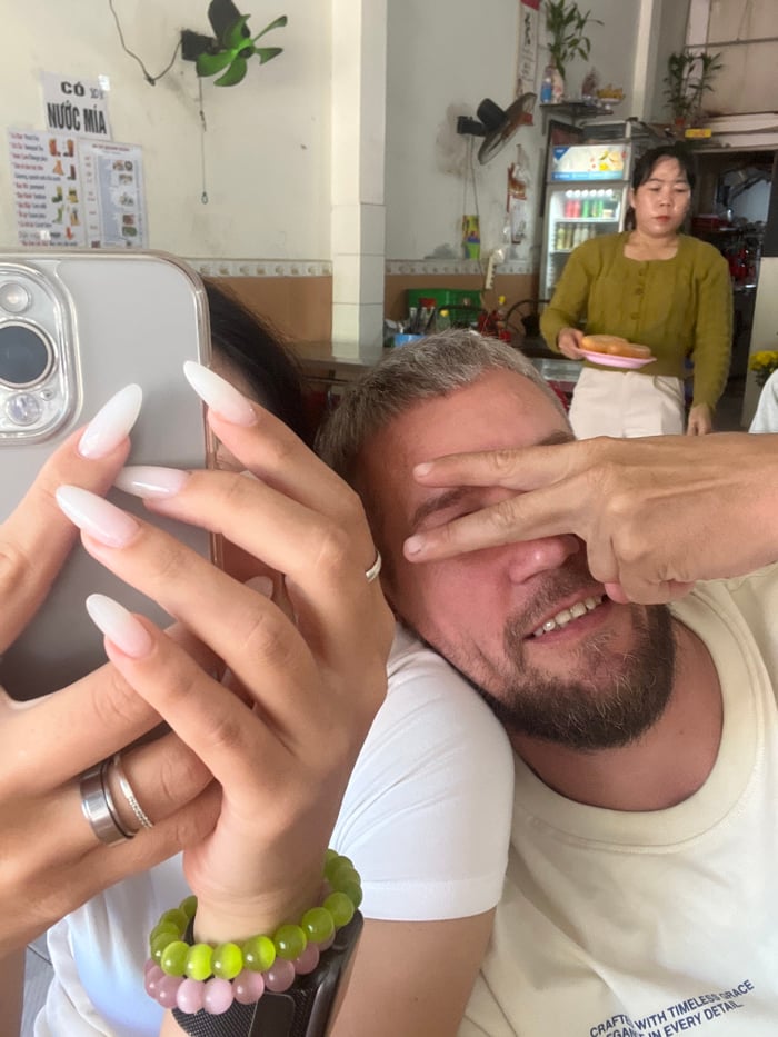 Early morning social dining and street life in Nha Trang