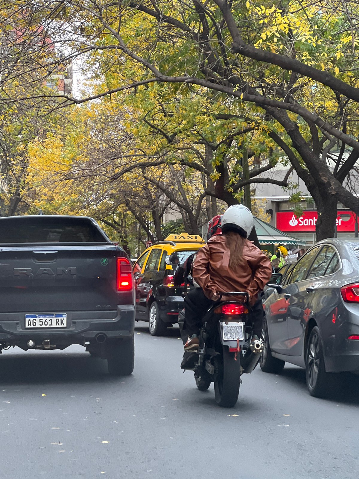 Traffic scene captured in Buenos Aires with vehicles stopped