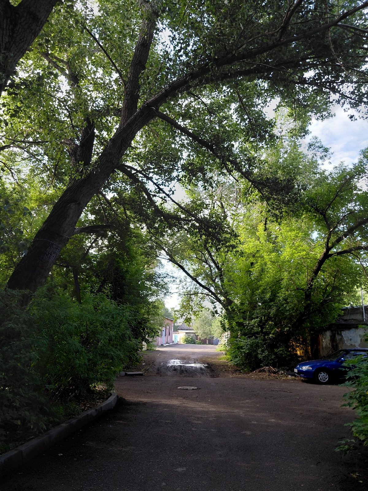 Backstreets and garages on the outskirts of Karaganda