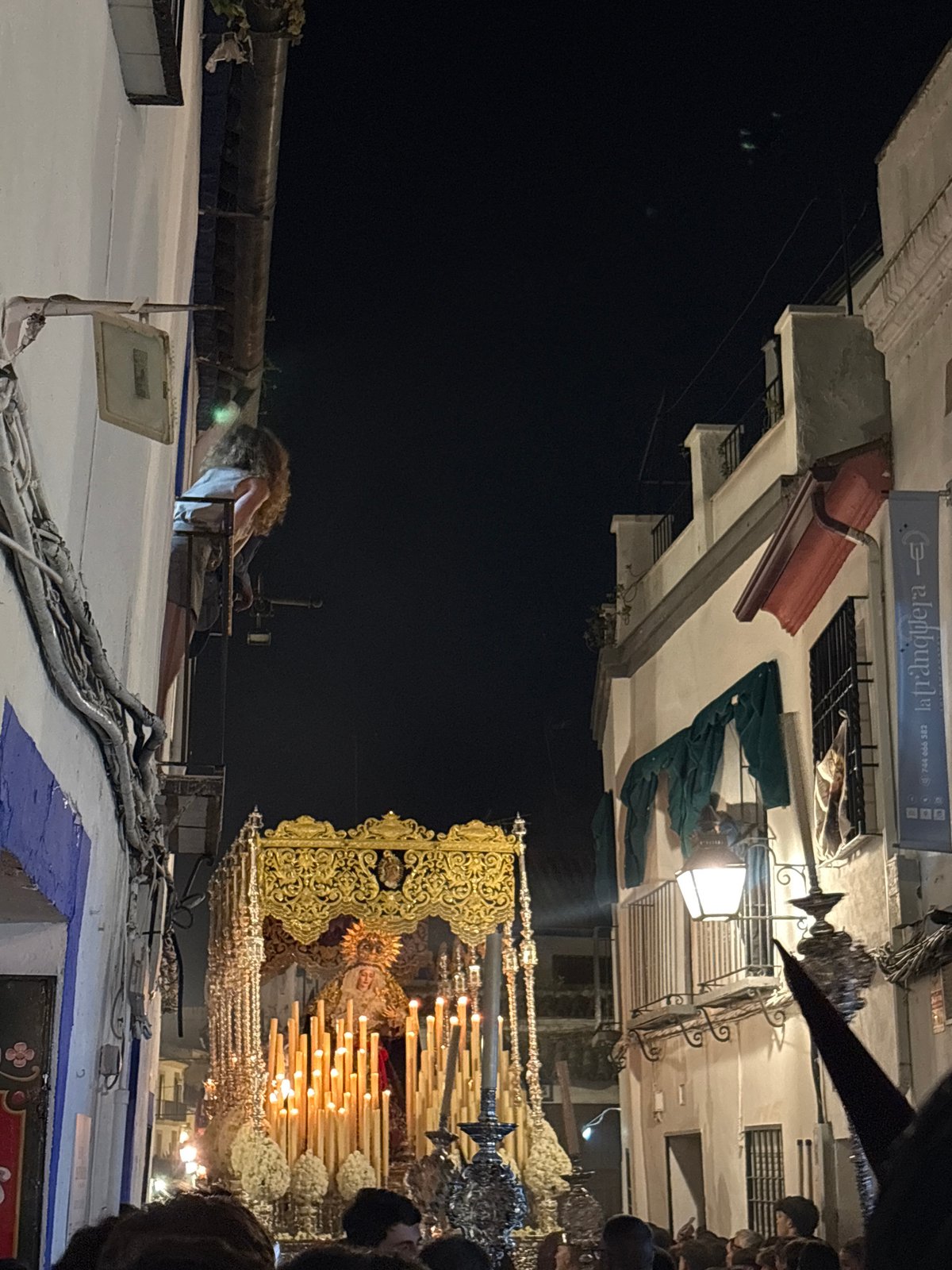 Religious procession with decorated floats draws crowds in Córdoba