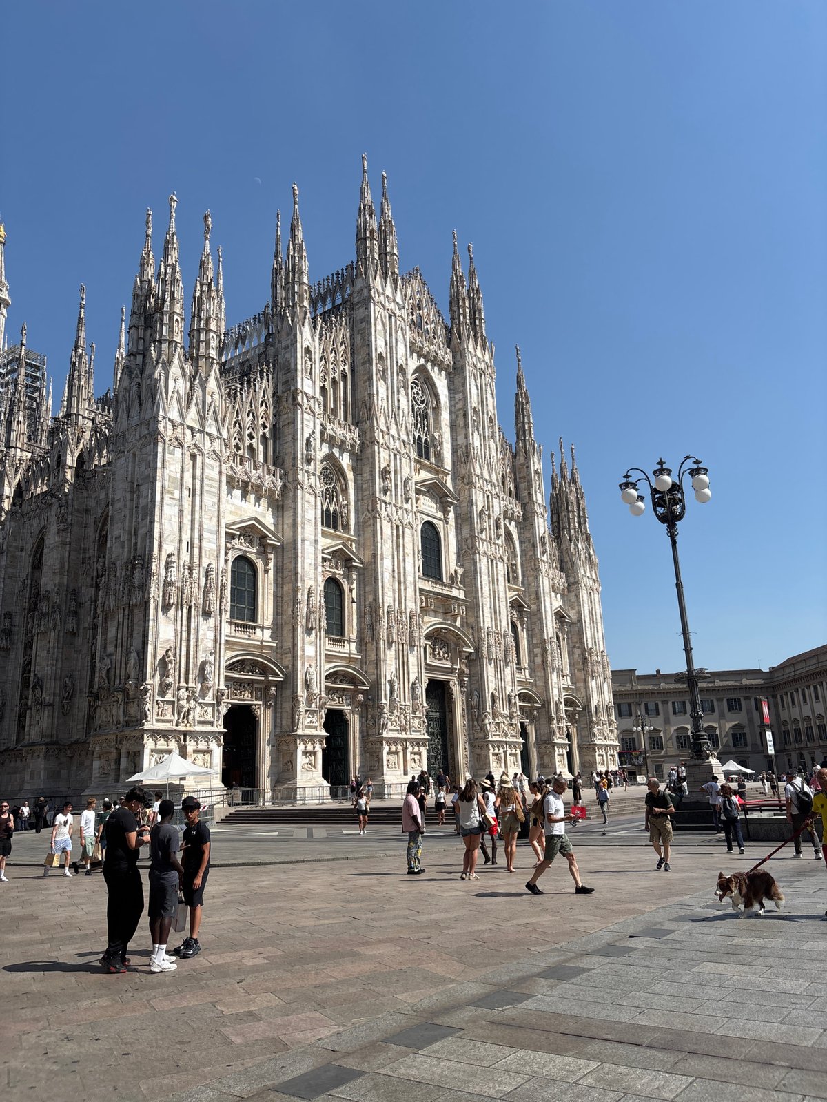 Afternoon loop through Milan's Duomo square and Galleria