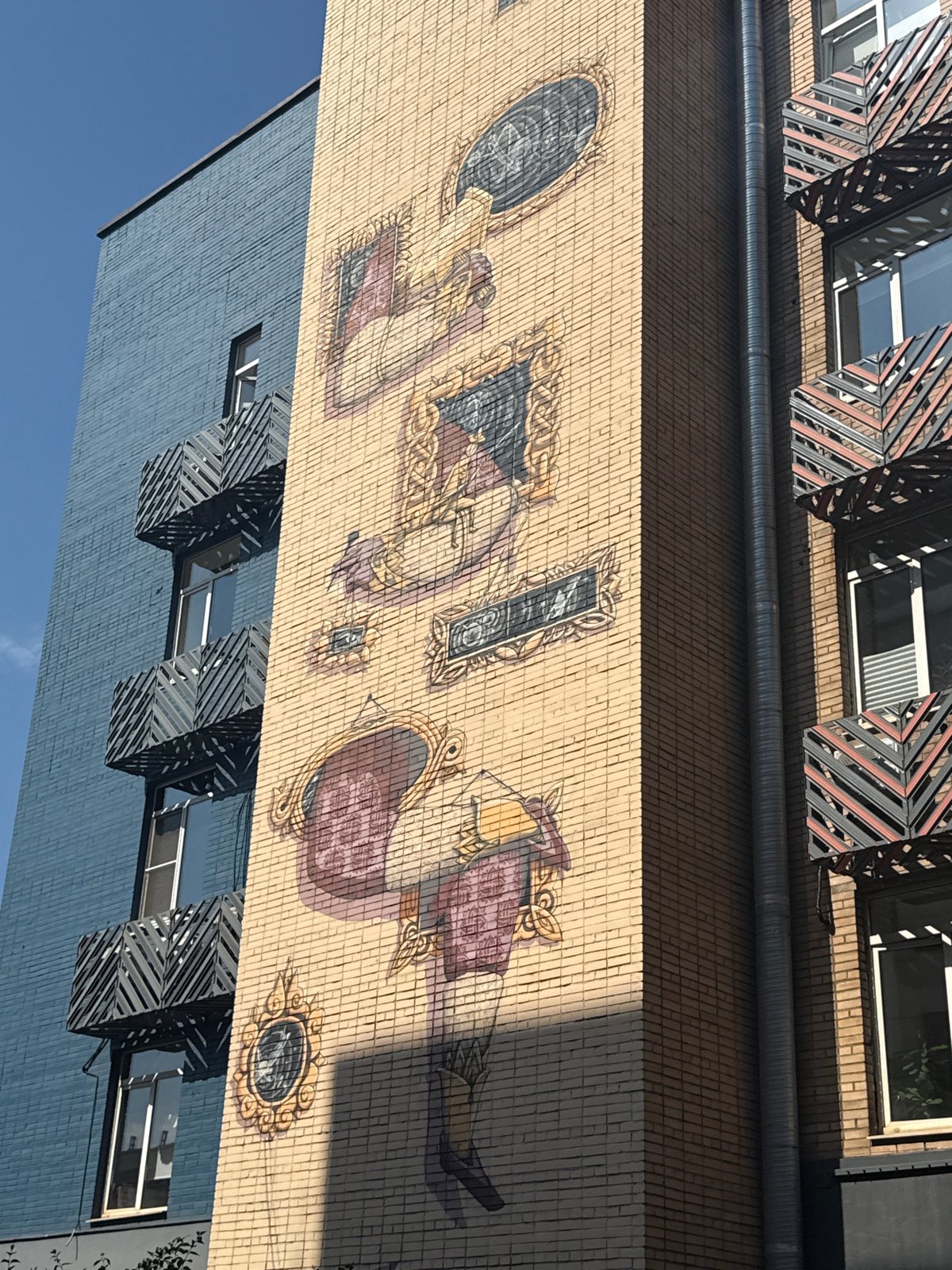 Moscow design district: murals, showrooms, and street-level retail