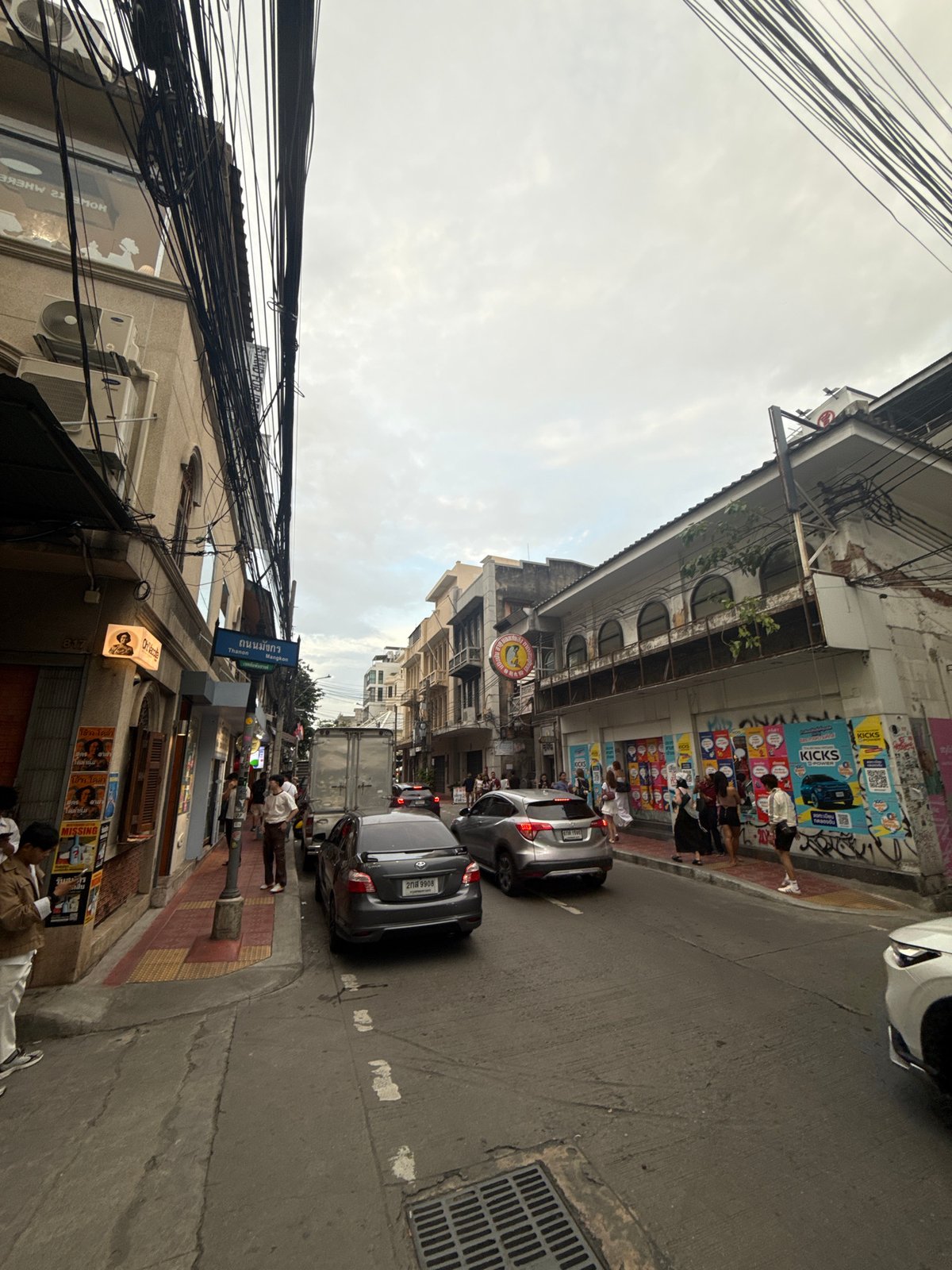 Street-level scenes from Bangkok's Song Wat heritage district