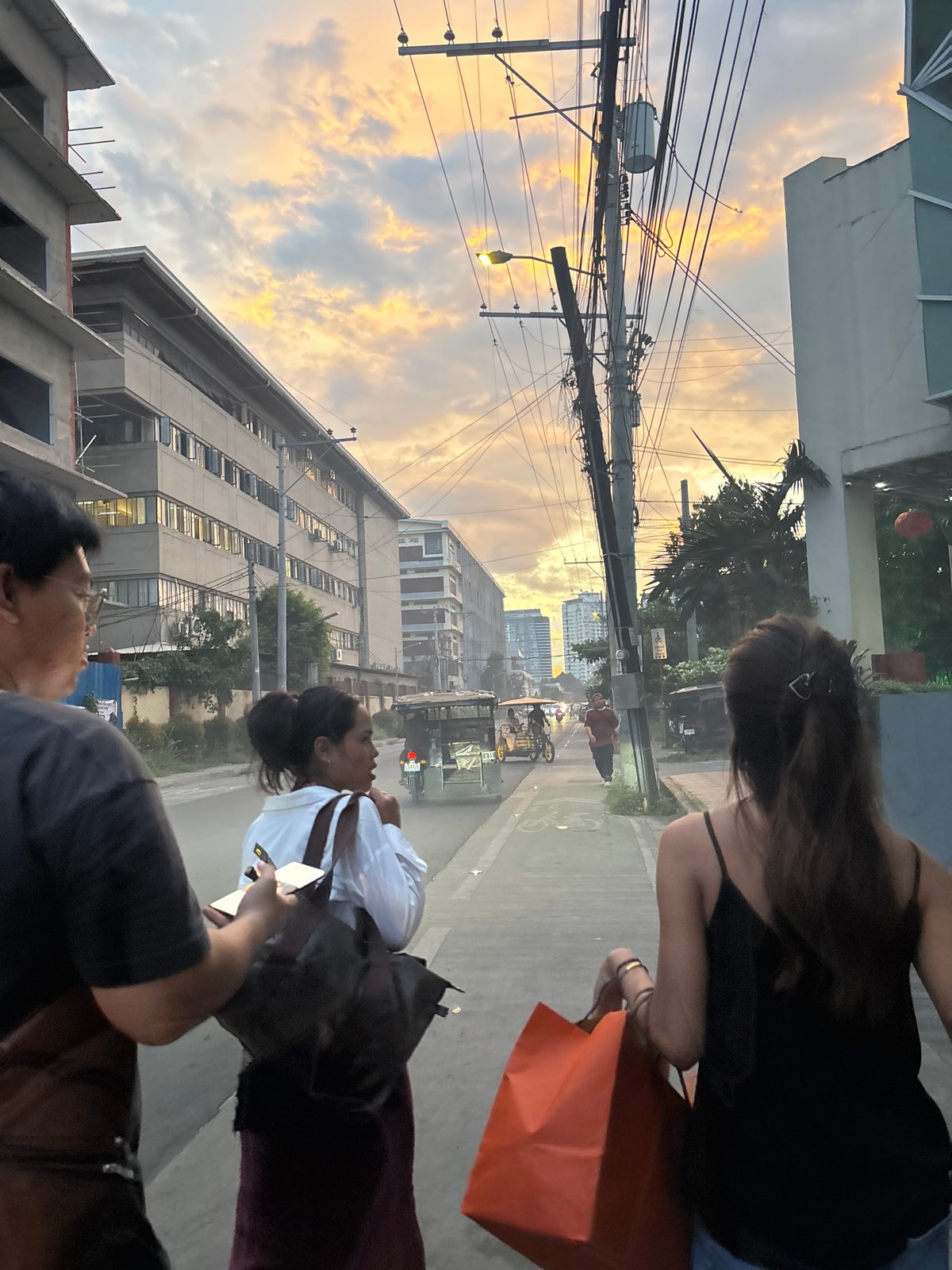 Street food and selfies along a Davao City strip