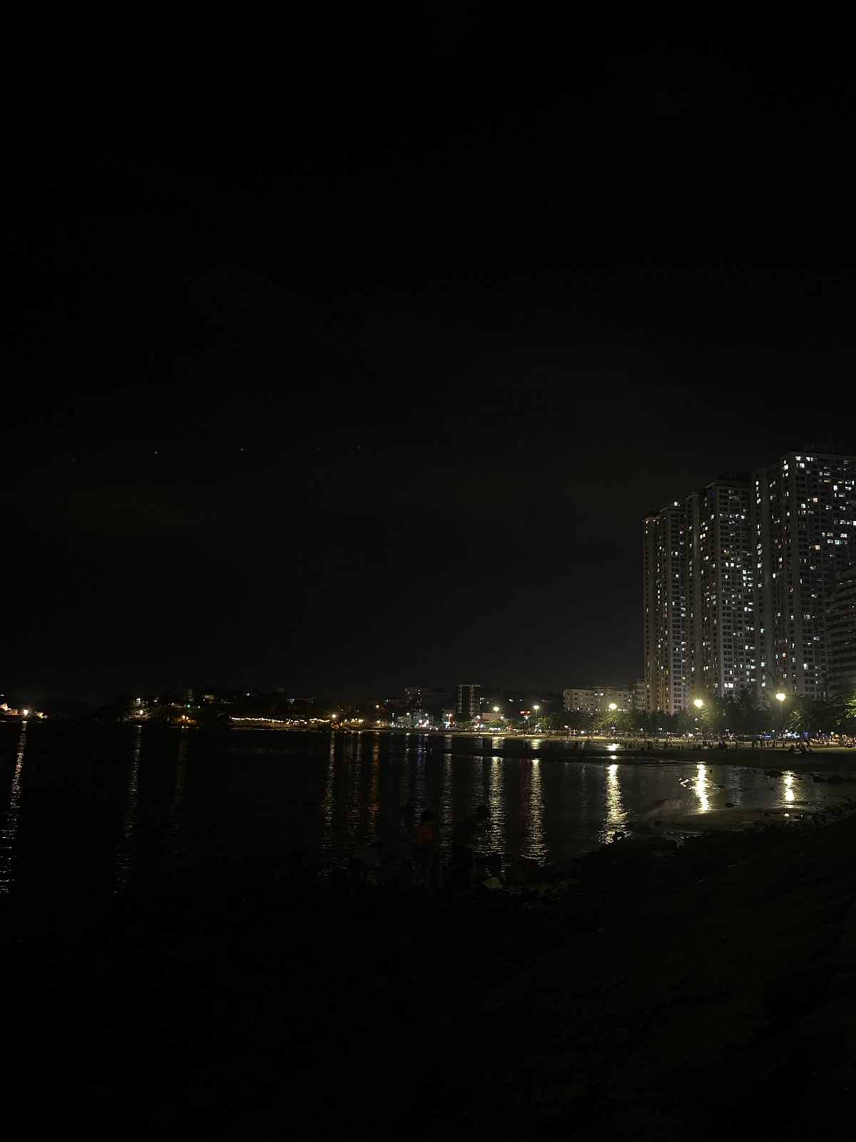 Daily life documented in Nha Trang restaurant district