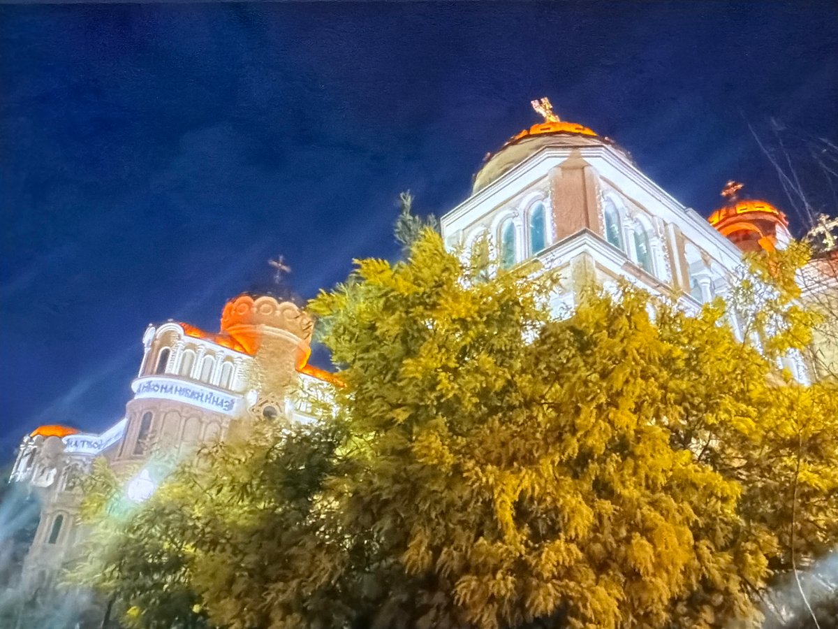 Evening cathedral visit captured in exterior and interior documentation