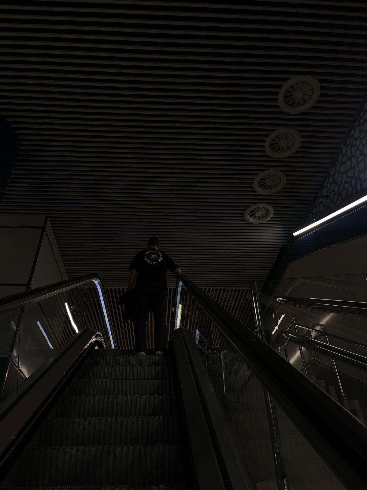 Routine passenger activity observed at Valencia metro station