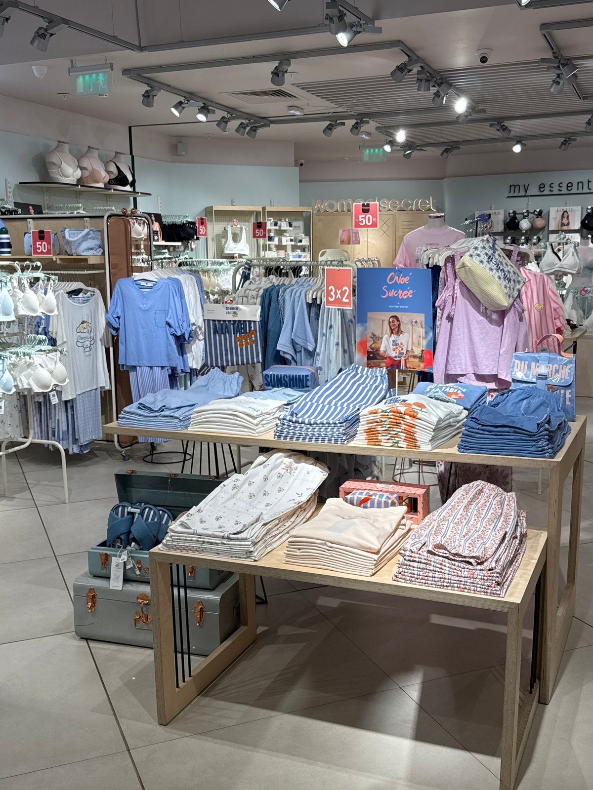 Ordinary moments documented across Saint Petersburg retail, residential areas