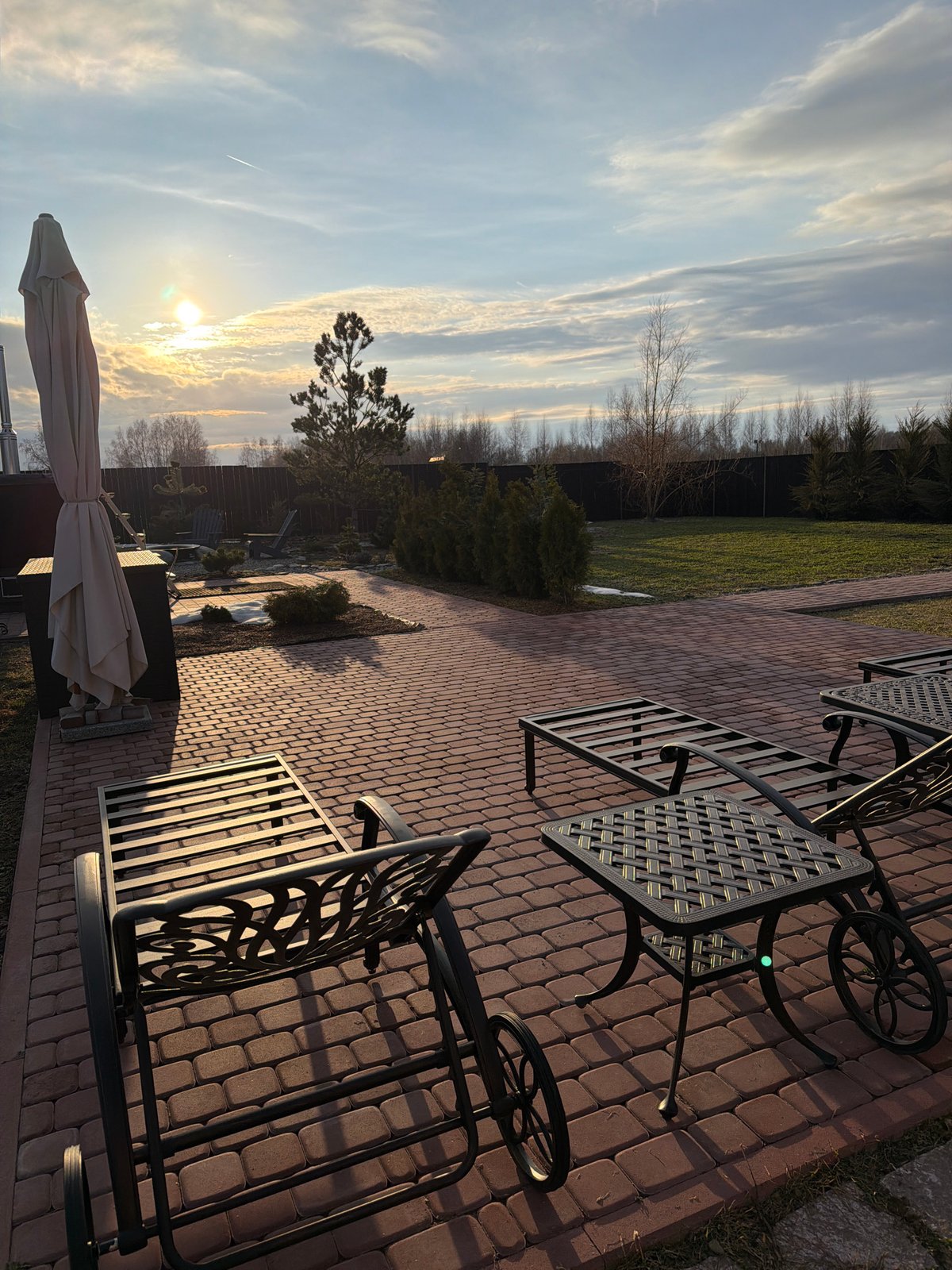 Spring afternoon scenes captured around Ryazan residential property