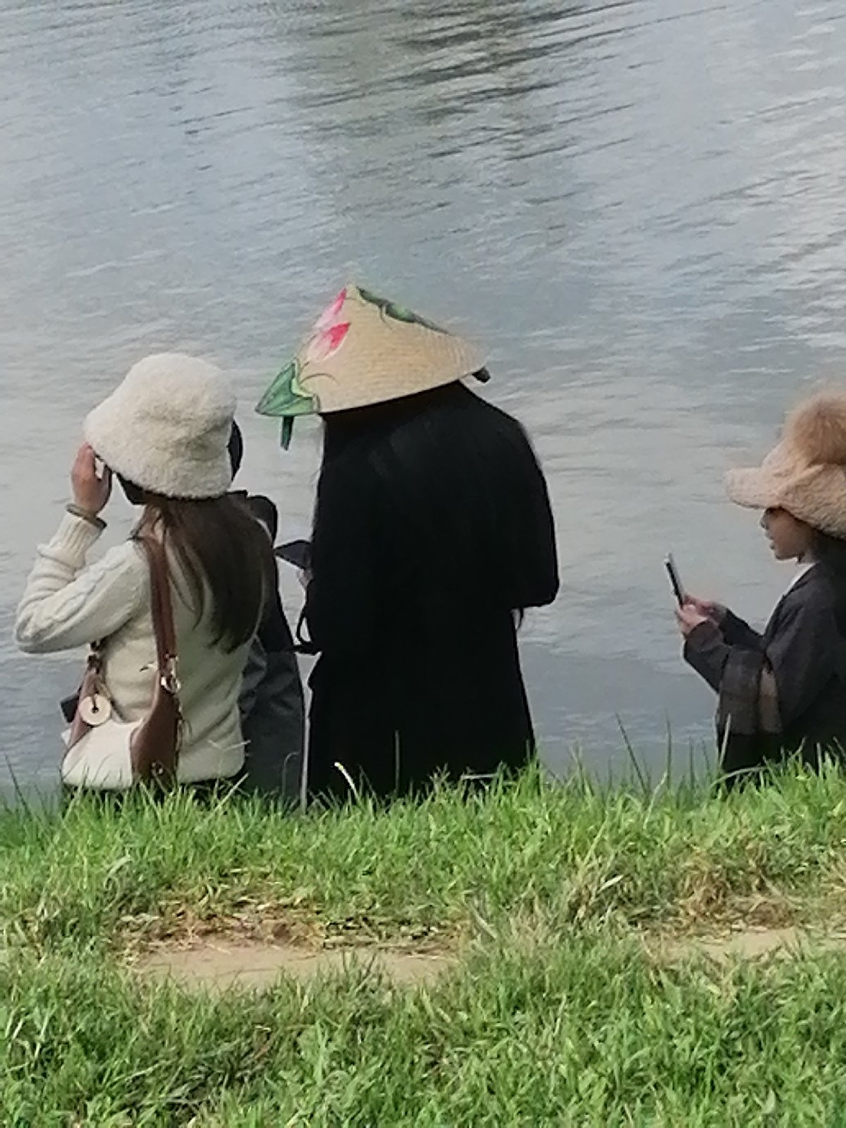 Casual morning activity around Xuân Hương Lake, Đà Lạt