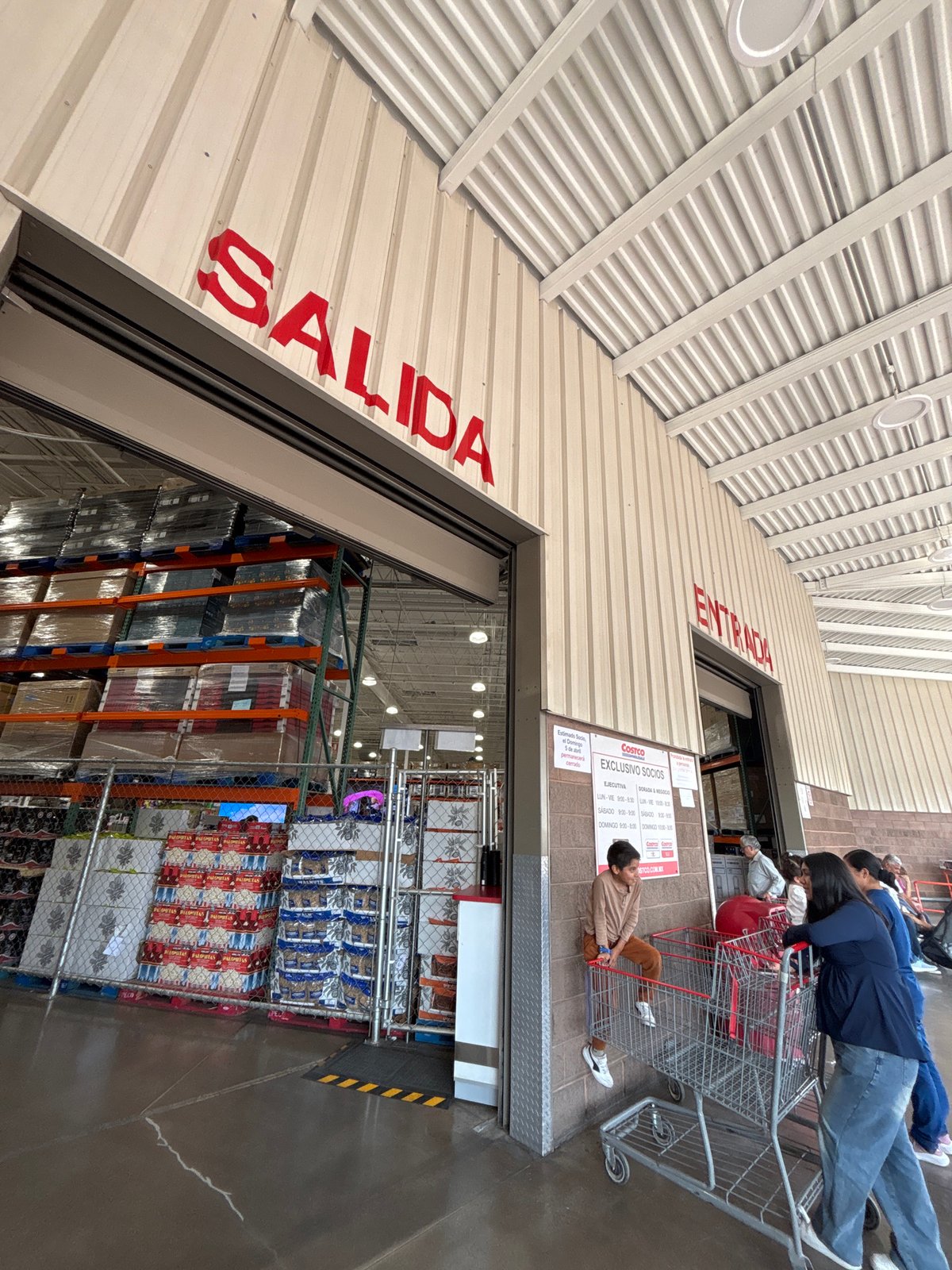 Evening shopping documented at Costco, mall in Puebla Mexico