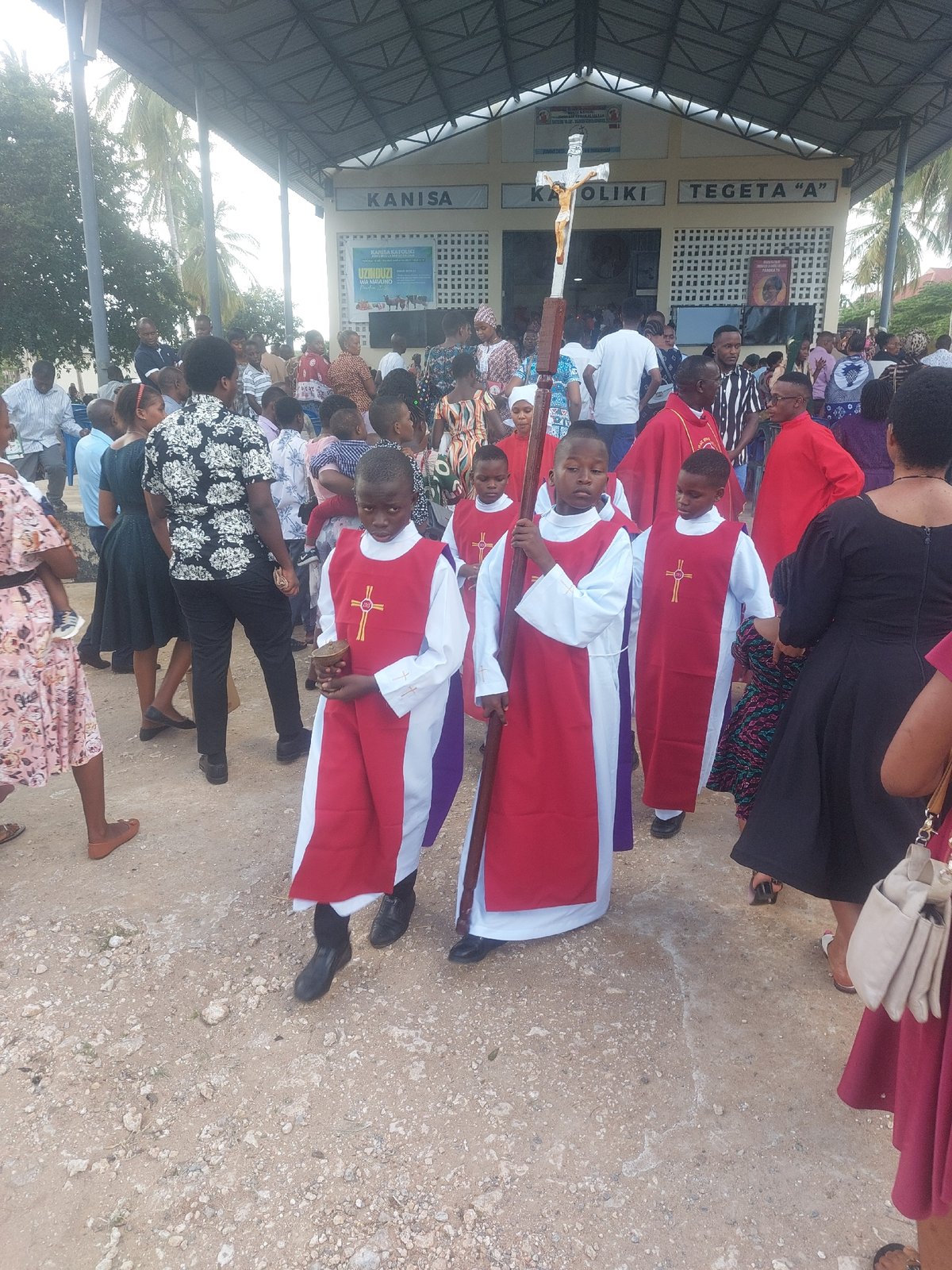 Morning church service and street life documented in Dar es Salaam