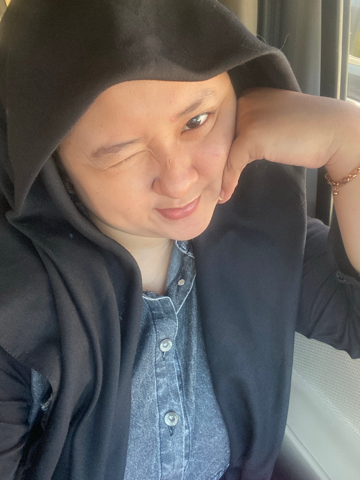 Road trip through Ngrame with snacks, selfies, and street scenes