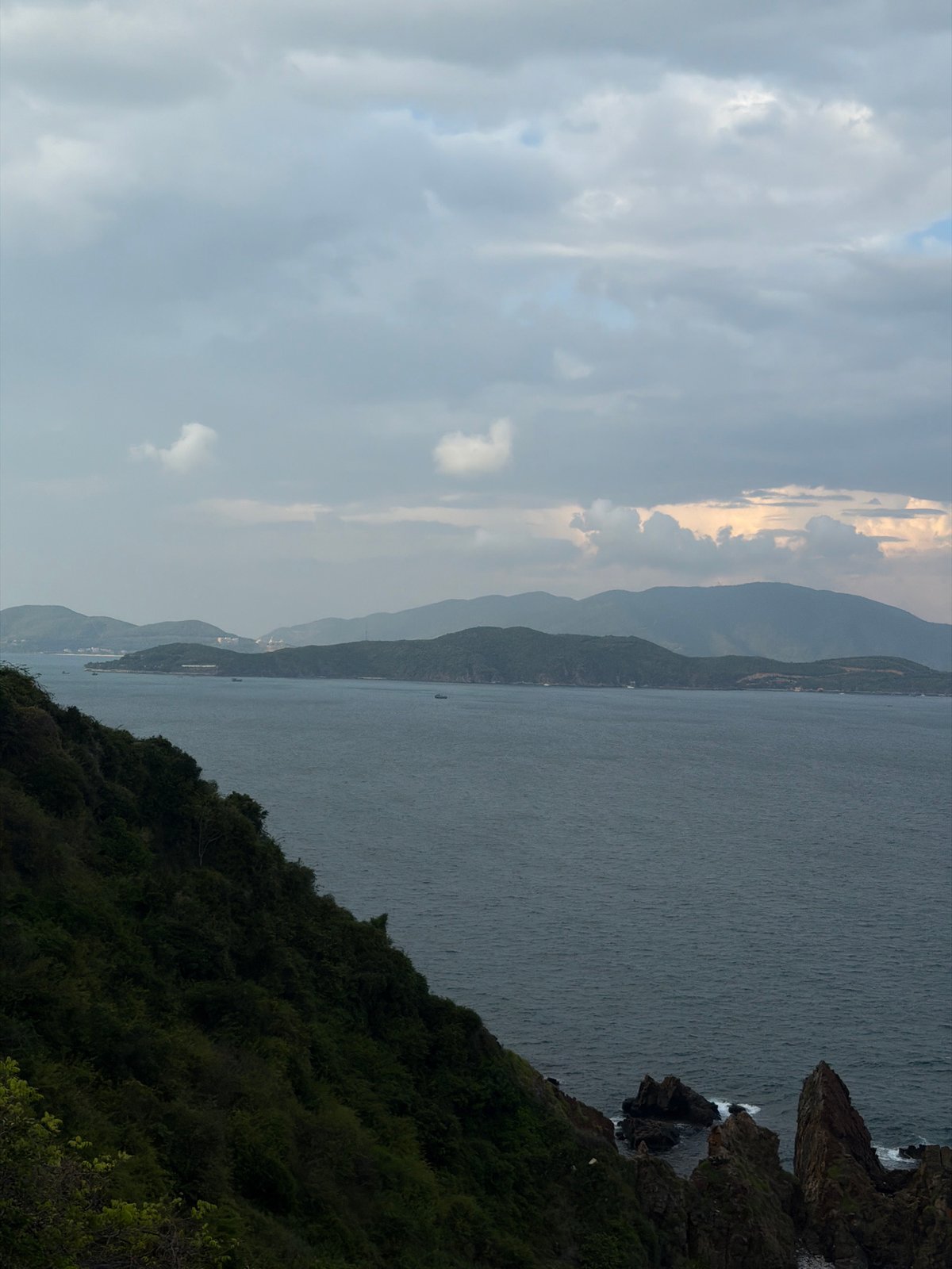 Coastal views documented along Nam Nha Trang Ward shoreline