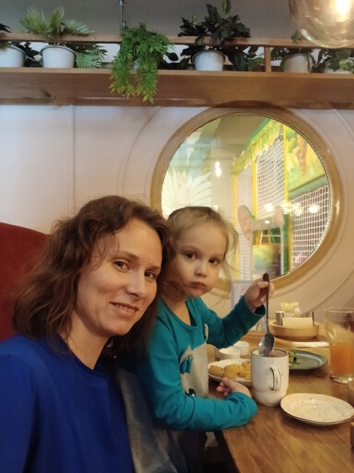 Family day out documented across Yekaterinburg shopping and recreation areas
