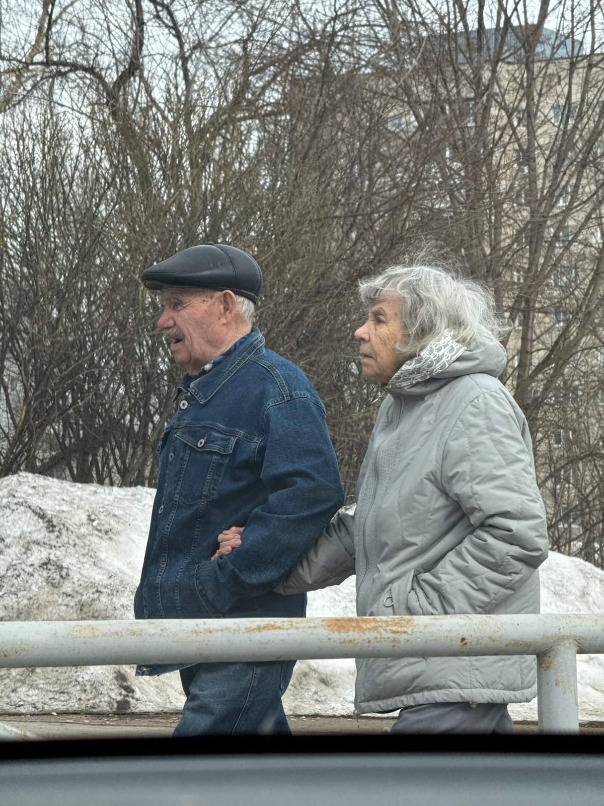 Morning life captured across Chaikovsky, Russia neighborhoods