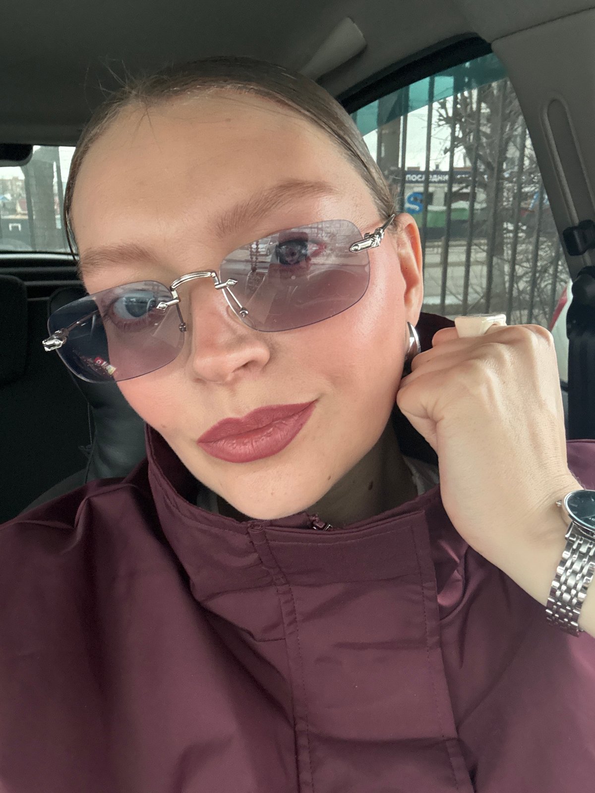 Woman documents quiet morning reading session in Izhevsk