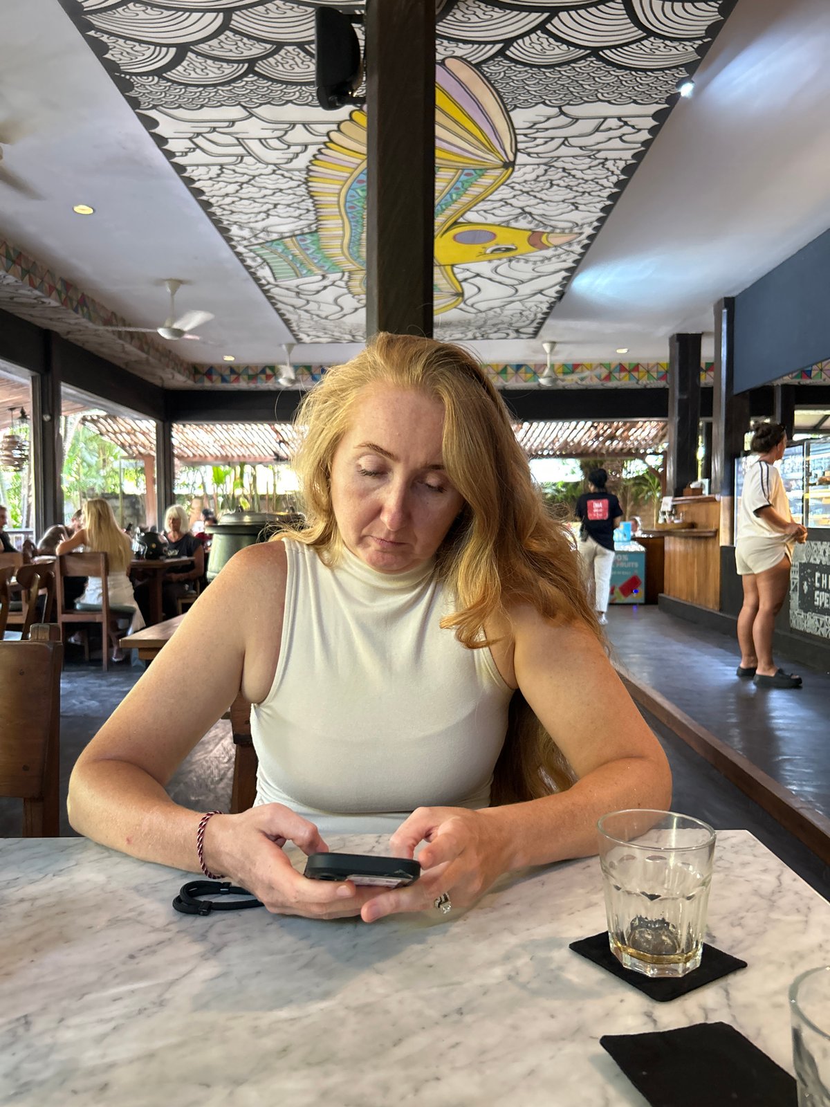 North Kuta cafe buzzing with diners and laptop workers