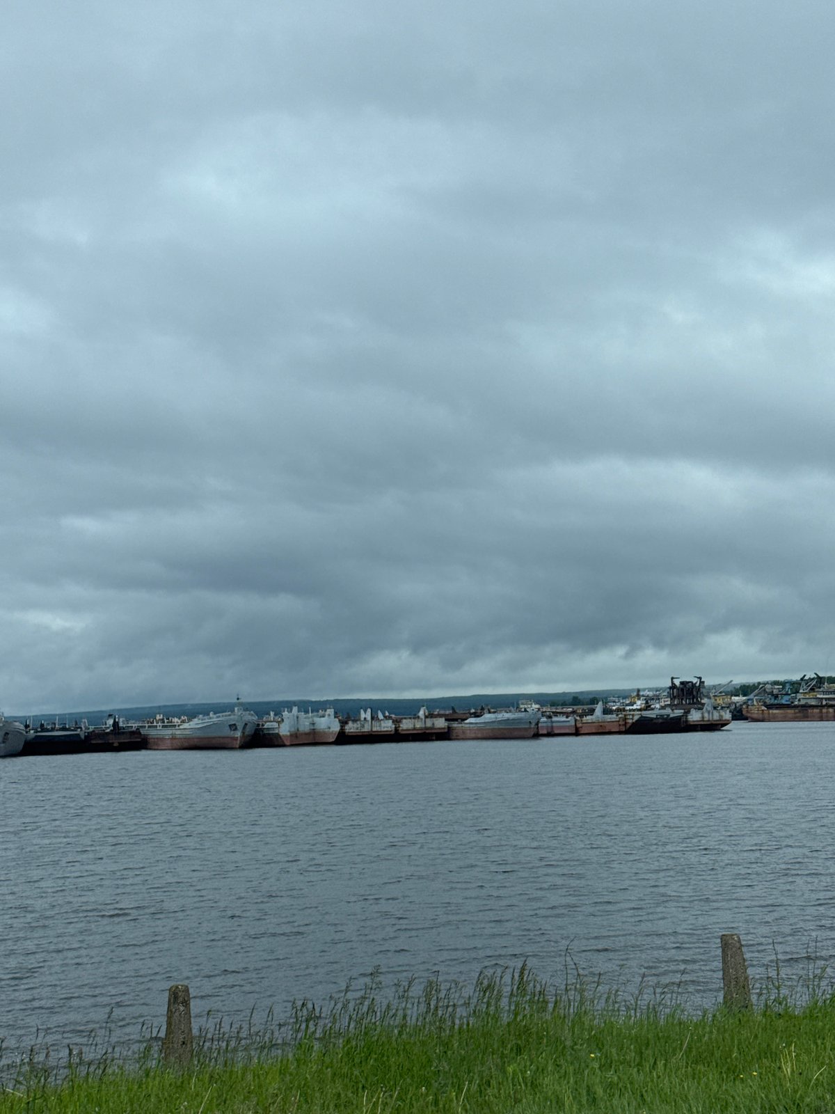 Overcast morning scene documented in Chaikovsky, Russia