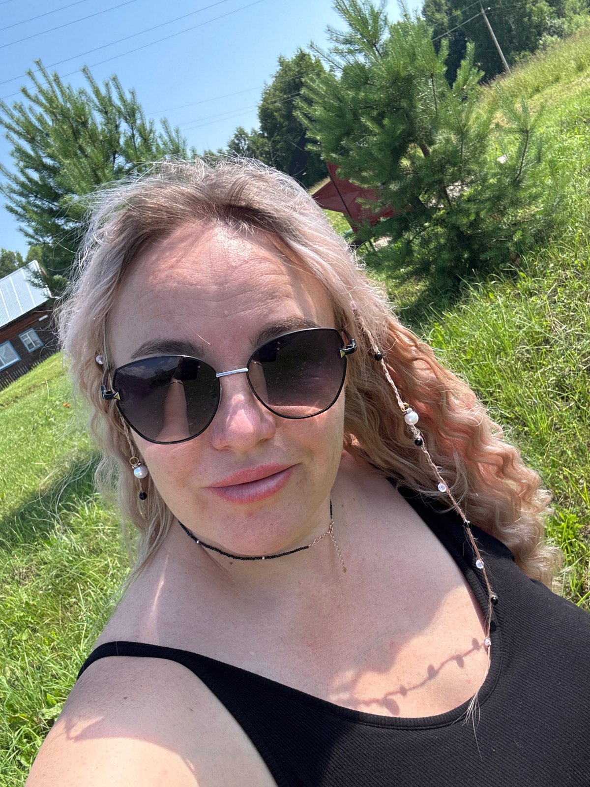 Summer morning in a Russian field — selfies and wildflowers