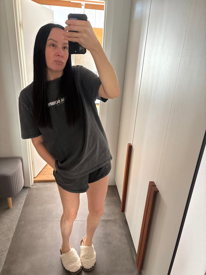 Woman documents morning fashion choices in Russian city selfies