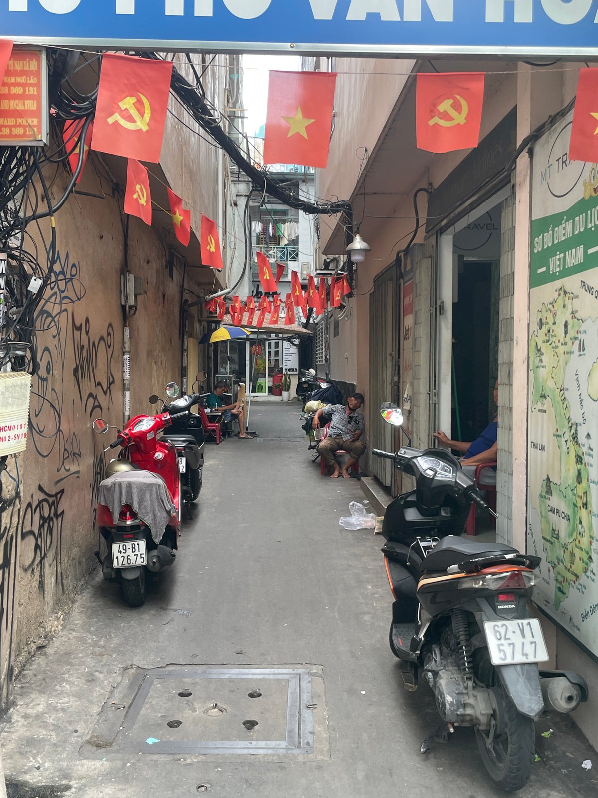 Morning Life Documented Across Thủ Đức City Streets