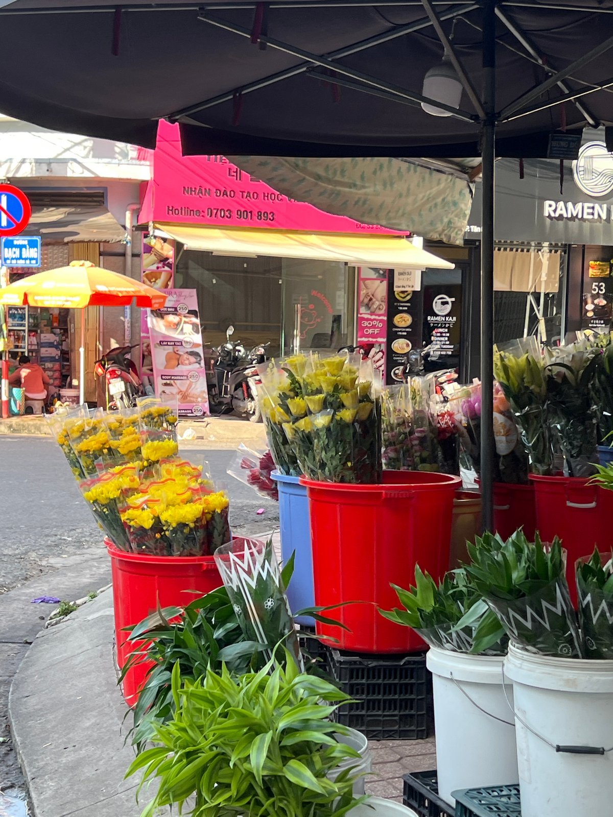 Morning street life documented across Nha Trang Ward, Vietnam