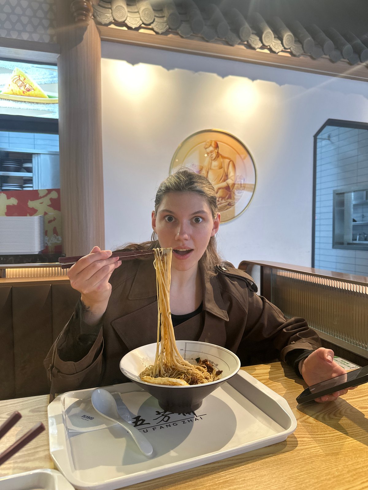Dining and airport scenes captured in Hangzhou Xiaoshan District