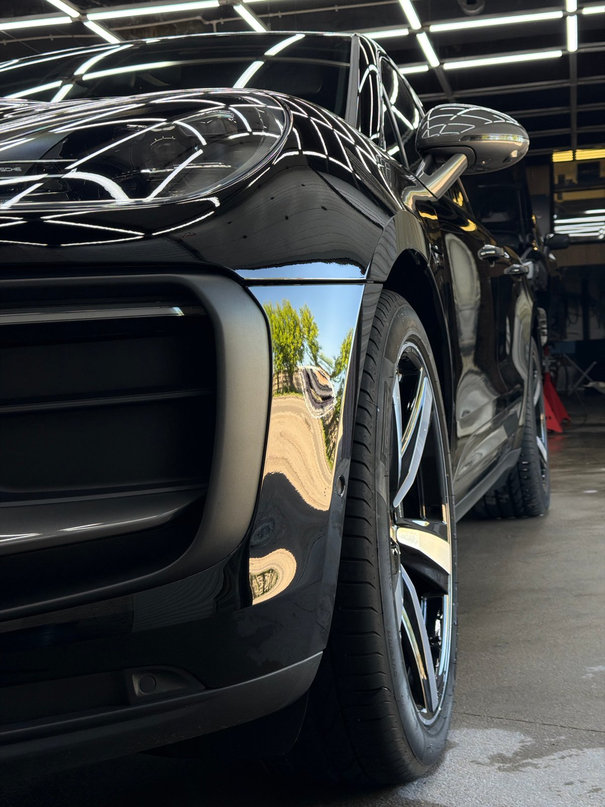 Luxury cars detailed at Krasnoyarsk automotive facility
