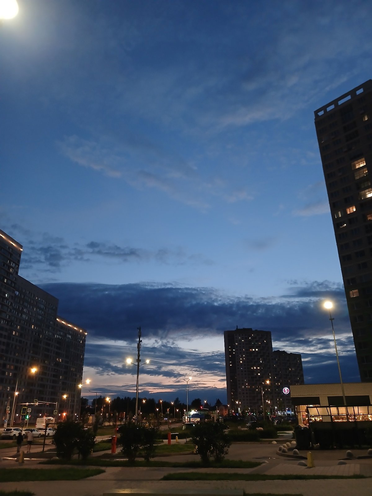 Dusk in Yekaterinburg: streets, lampposts, and a mirror selfie