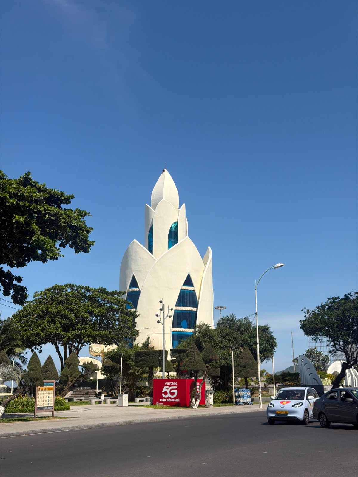 Sushi restaurant visit and Po Nagar Towers in Nha Trang