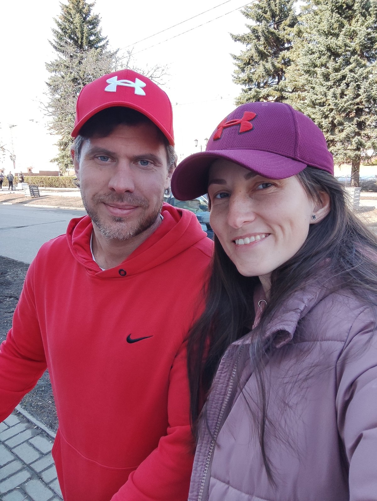 Man in red hoodie spotted with woman, baby stroller in Izhevsk