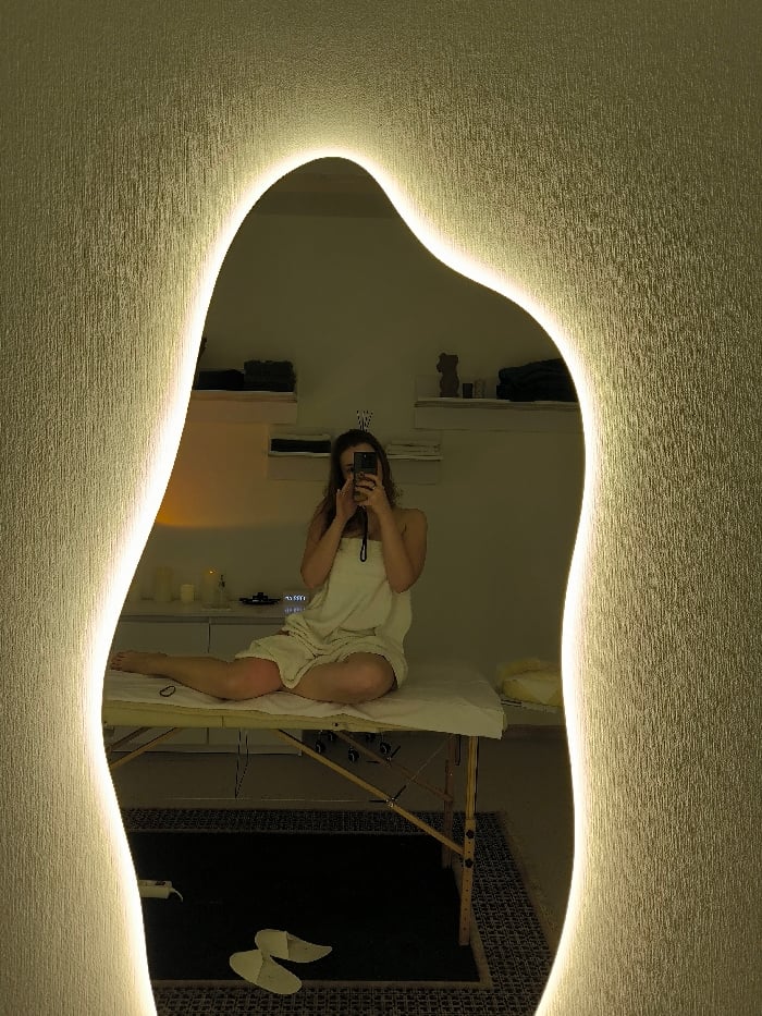 Spa visit documented through mirror selfies in Vinnytsia