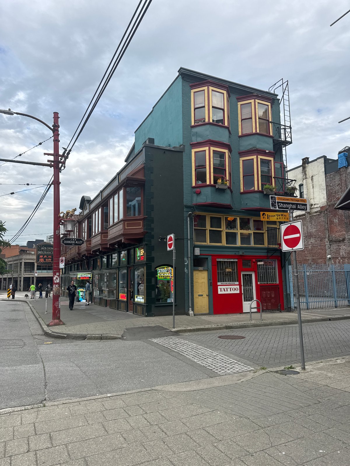 Late-night tour through Vancouver's Chinatown and Downtown Eastside streets