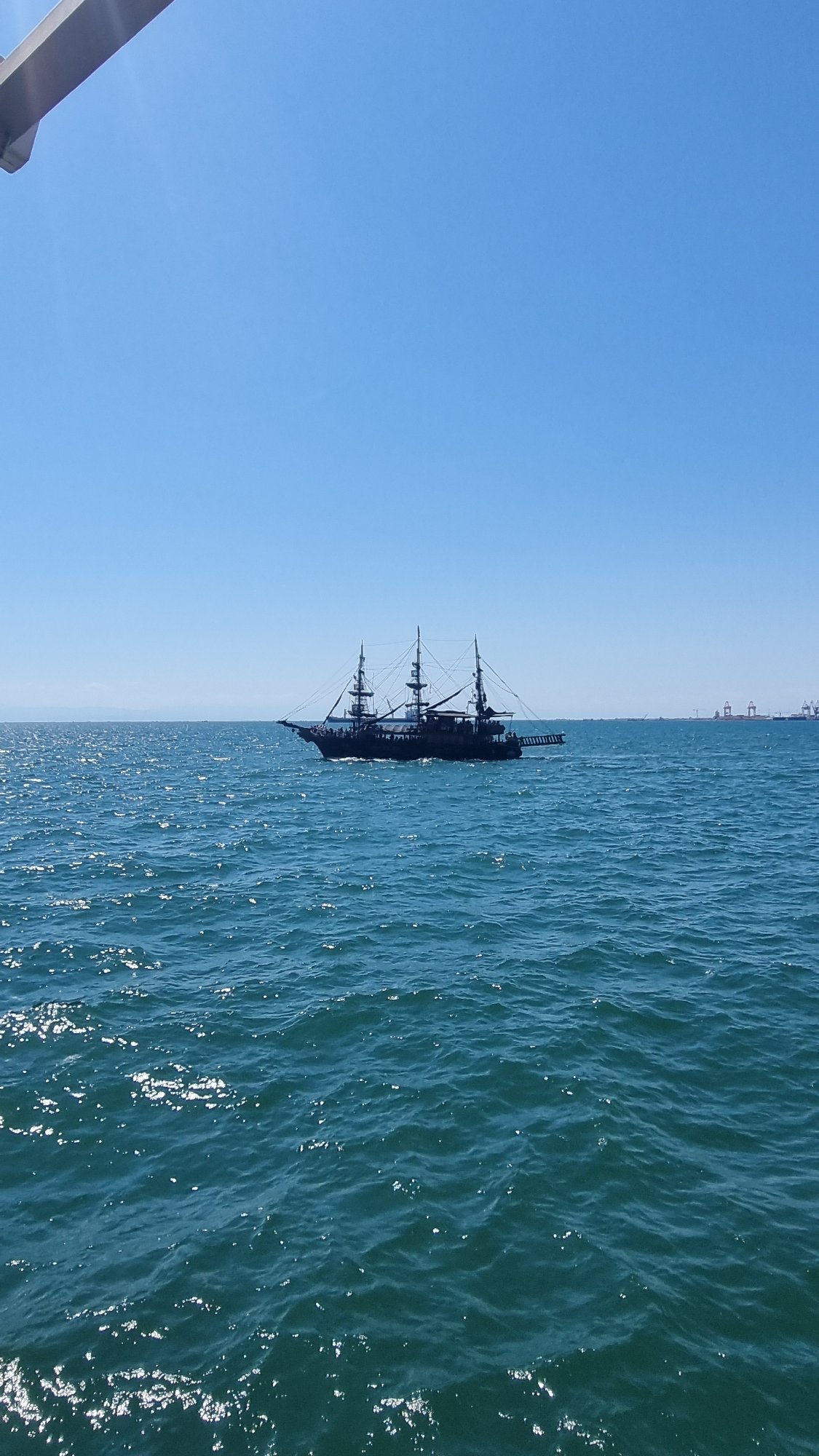 Black Pearl replica tall ship sails Thessaloniki's waterfront bay