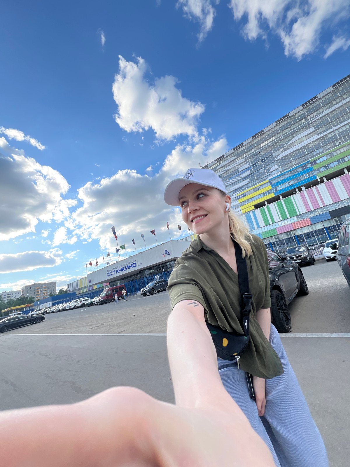 Woman documents casual day out in Khimki parking area
