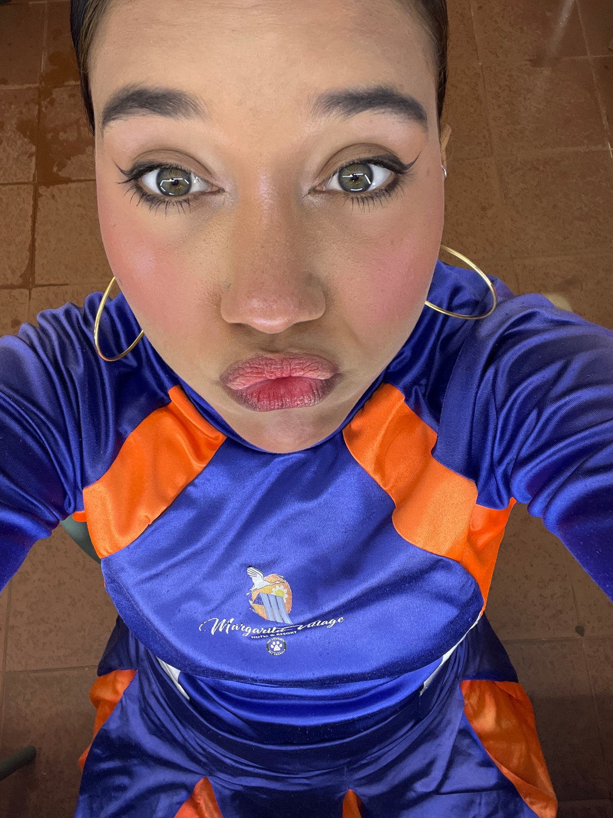 Indoor selfie session captured in Porlamar, Venezuela